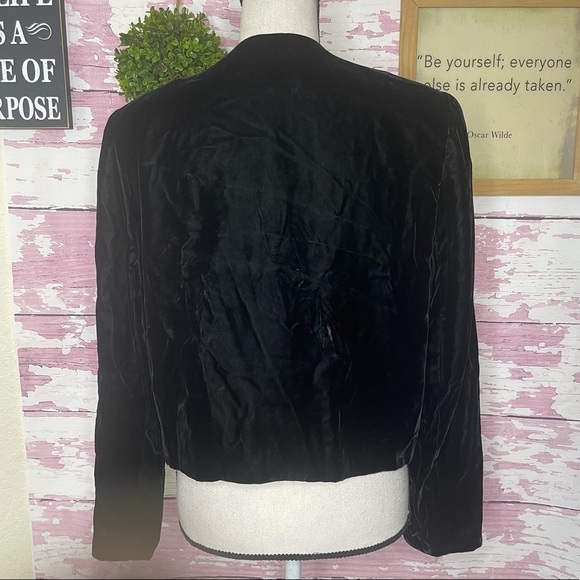 VINTAGE DENNIS GOLDSMITH Black Velvet Cardigan 10 - Picture 7 of 7